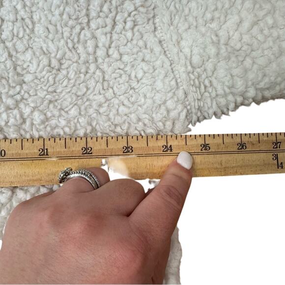 Tommy Hilfiger Oversized Sherpa Pullover Sweater Women’s Size Small Soft Logo - Picture 8 of 9